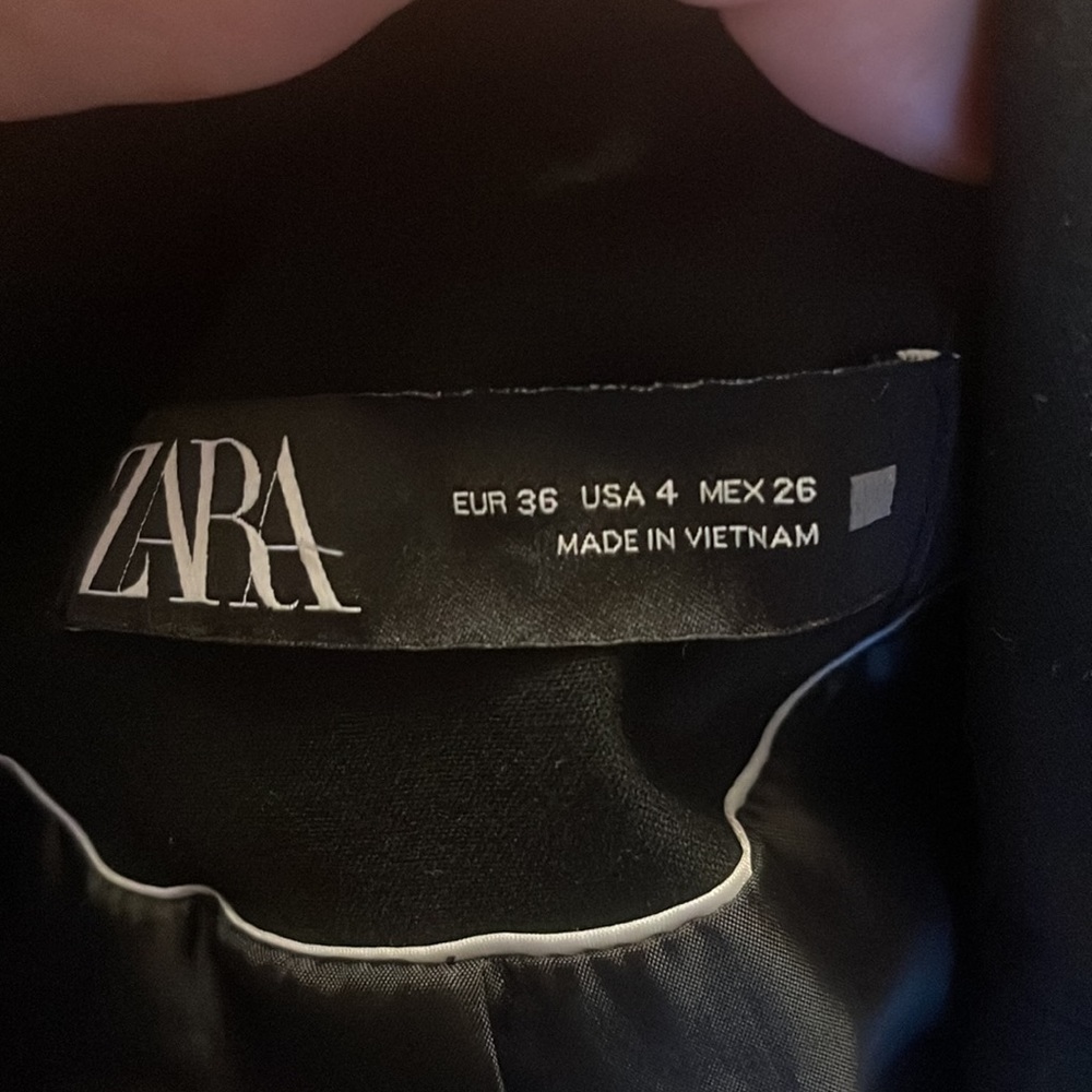 Zara one button basic black blazer 4 EUC - Picture 3 of 4